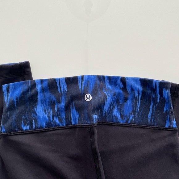 Lululemon REVERSIBLE Wunder Under Leggings | Size 4 - Picture 7 of 7